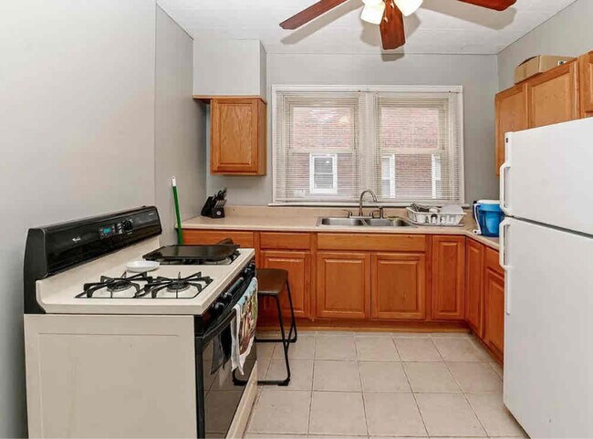 Photo - 4928 Ralph Ave Unit 2