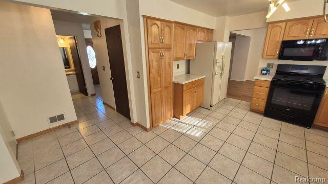 Photo - 42455 Bishop Rd