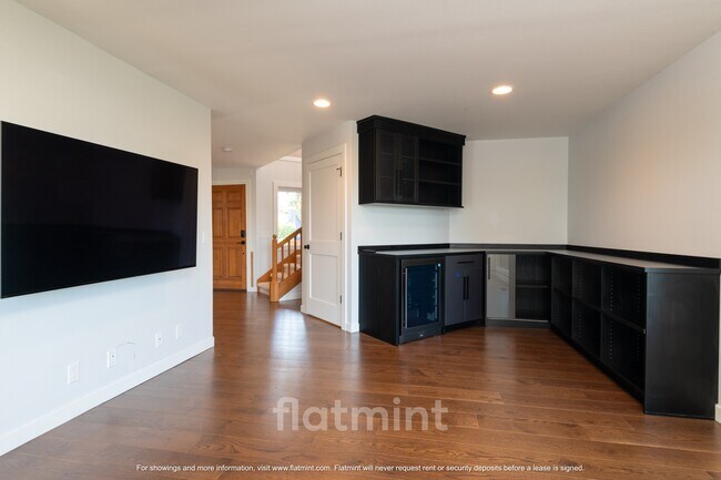 Photo - 4444 29th Ave W