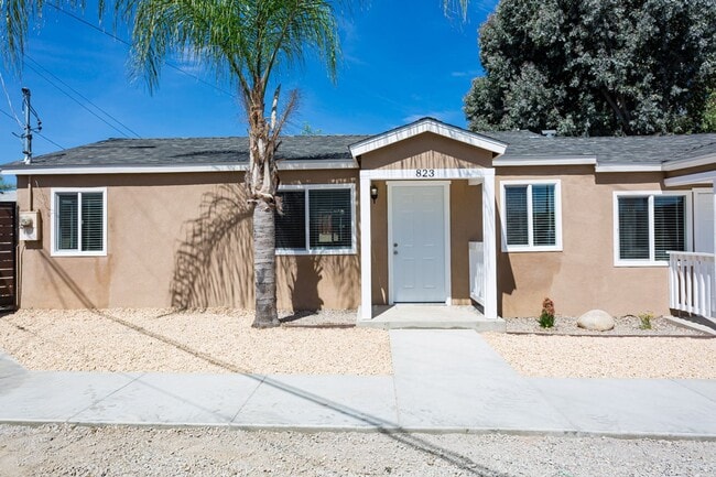 Building Photo - COMING SOON OCTOBER 10th!!! Renovated 2x2 ... Unit 823 Rental
