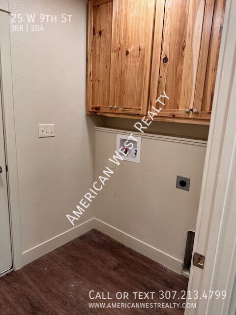 Photo - 25 W 9th St
