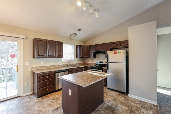 Photo - 532 Pleasant Green Dr