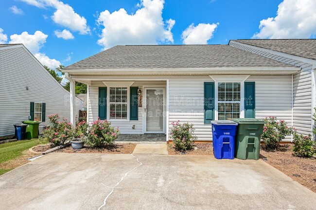 Building Photo - 1740 Summerwoods Ln