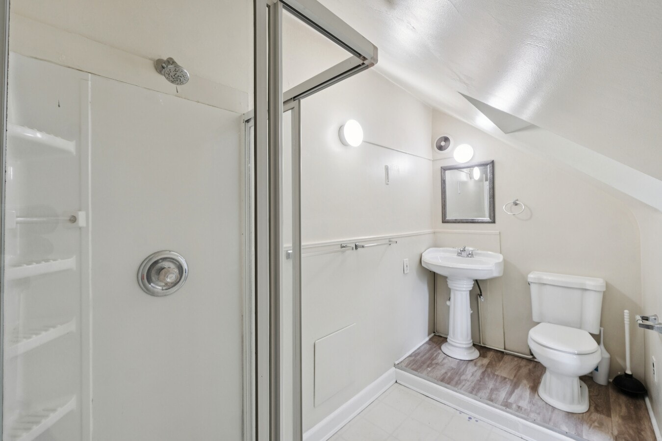 Photo - 4811 Calvert Rd