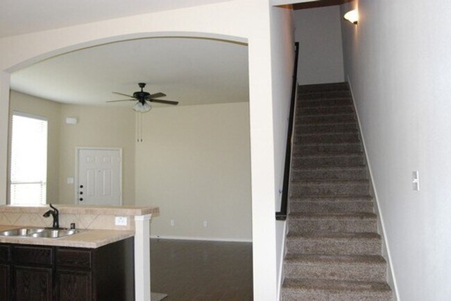 Photo - Beautiful 3 Bedroom Duplex in Grand Herita...