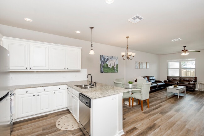 Photo - 2800 S Roth Ave