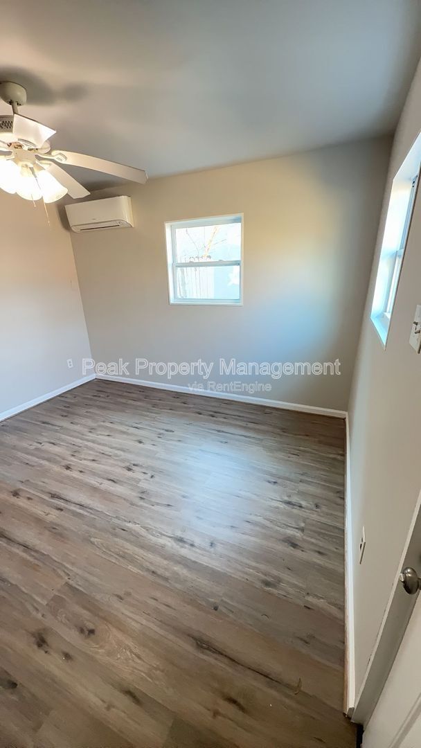 Photo - 925 N 20th St Unit B