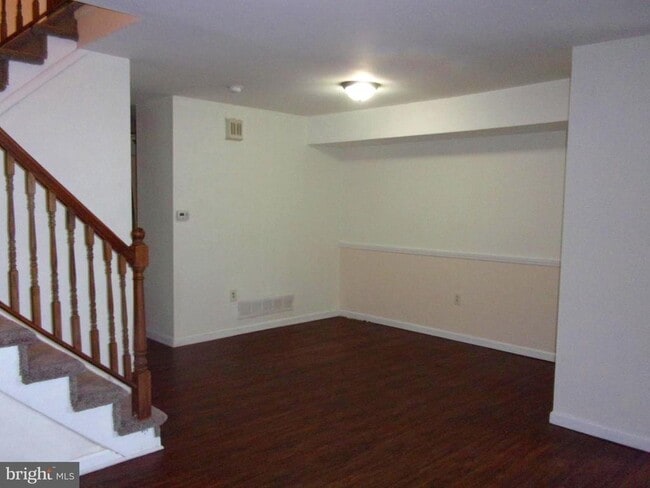 Photo - 48 Chelsea Cir