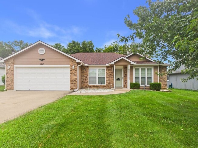 Building Photo - 1213 Fox Run Dr