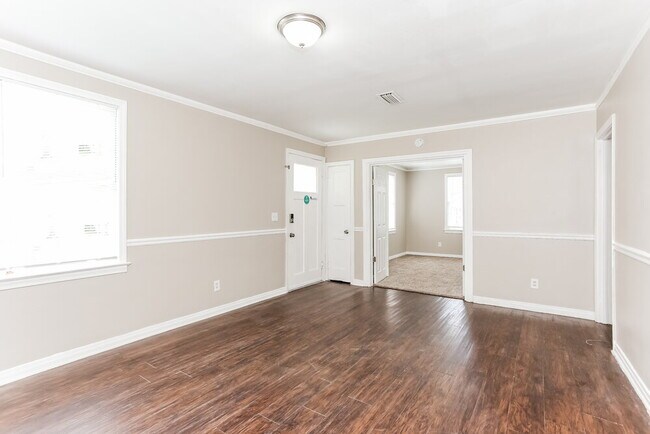 Photo - 3037 Columbus Ave