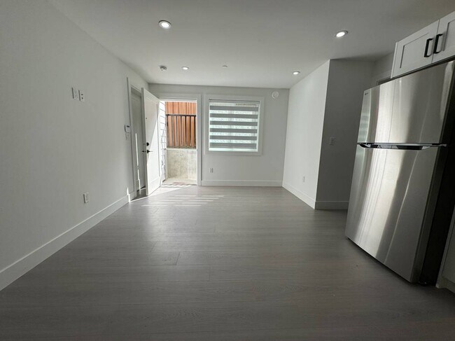 Photo - 21186 Wicklund Av