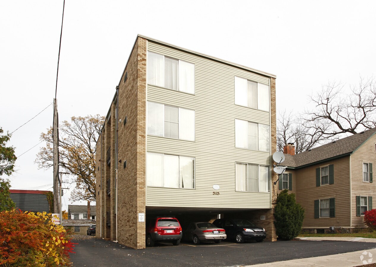 Primary Photo - 515 Lawrence St Apartments