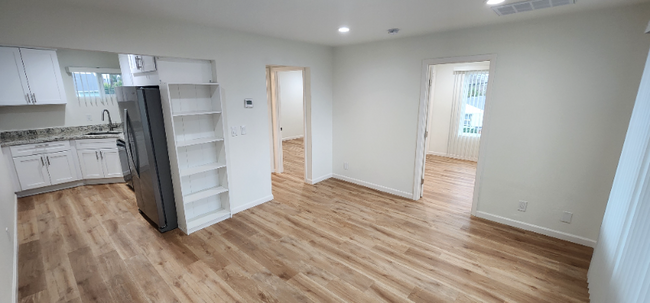 Building Photo - 397 S Buena Vista Ave Rental