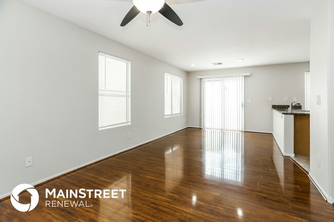 Photo - 6001 St Petersburg Dr