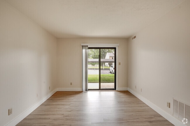 2BR, 1BA - 777SF