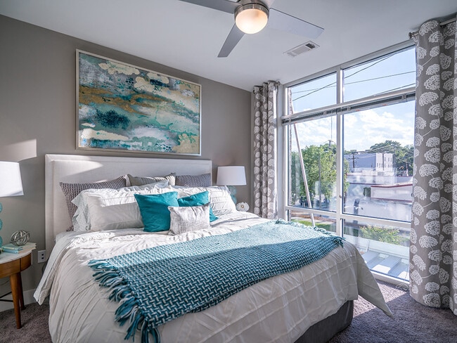 Link Apartments® Glenwood South