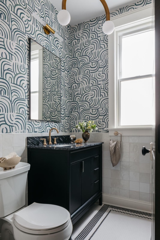 Building Photo - 1040 W Roscoe St