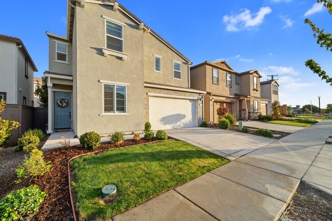 Building Photo - Gorgeous 4 Bedroom 3 bath in Northlake Rental