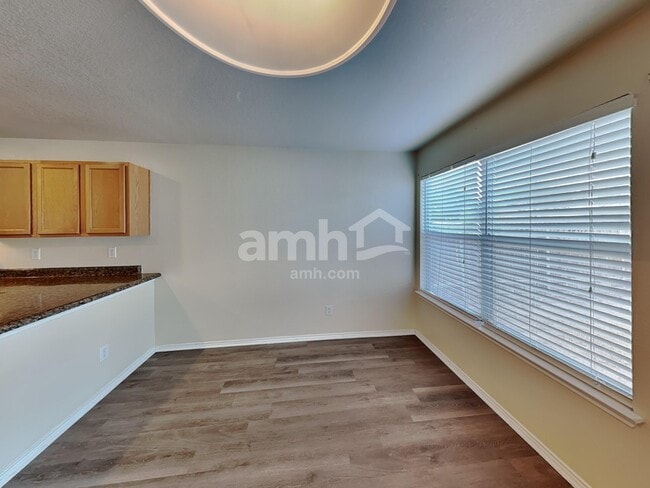 Photo - 3215 Sunbird Bay