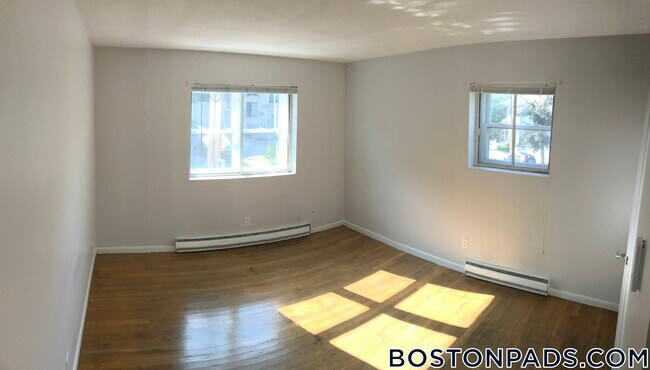 Photo - 5 Waldemar Ave Unit 3