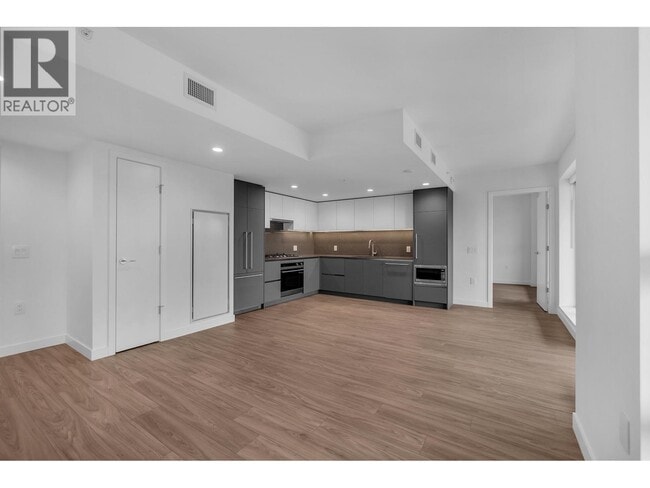 Photo - 2135 Springer Ave Unit 3402
