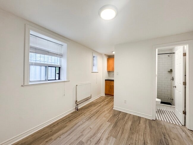 Photo - 496 Montrose Ave - 26 Unit 26