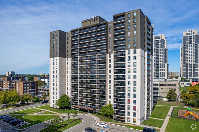 Photo - Diplomat Apartments