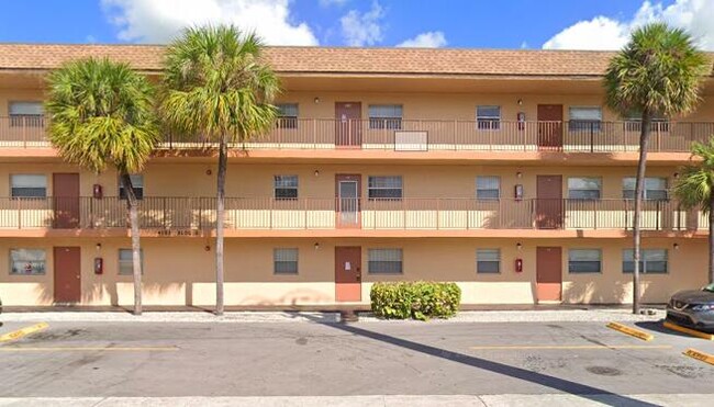 Building Photo - 4191 NW 26th St Unit 371 Rental