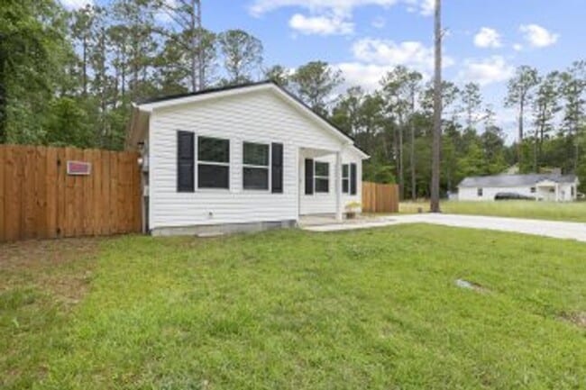 Photo - 629 Walnut Dr