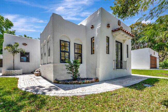 Building Photo - 828 35th St Rental