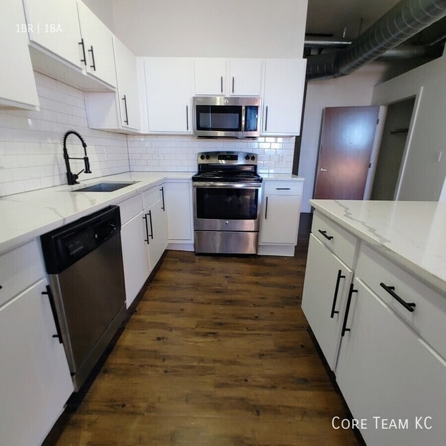 Building Photo - 204 Walnut St Unit 506