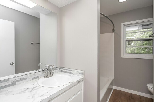 Photo - 3011 67th St
