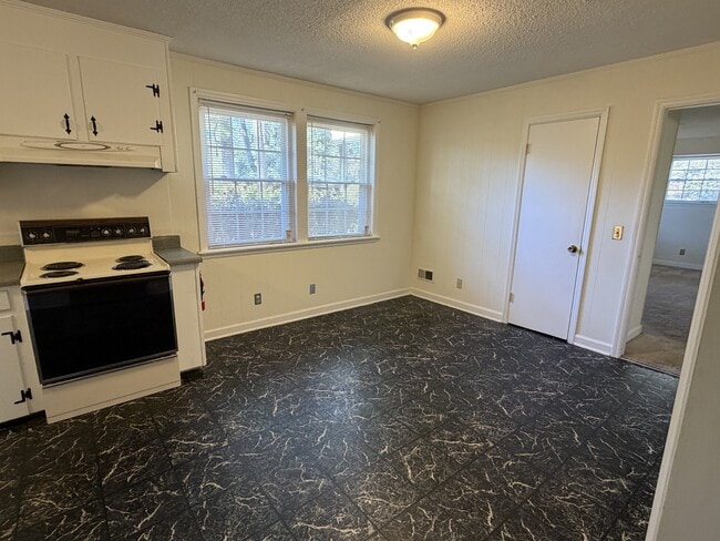 Photo - 1542 S Beltline Blvd