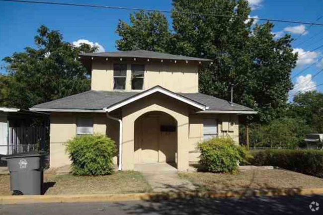 Building Photo - Centerview Apartments Unit 3