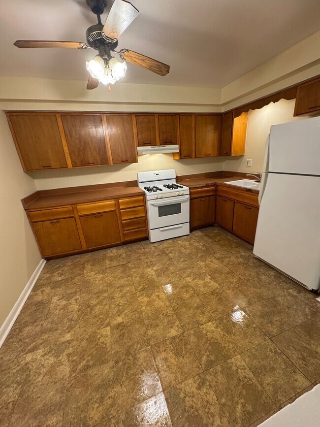 Photo - Harrison Ave