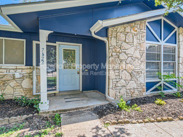 Photo - 7422 Stonehouse Dr