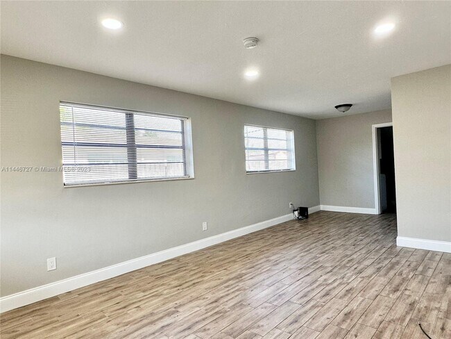 Photo - 6857 SW 21st St