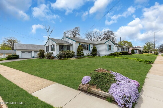 Photo - 1700 6th Ave