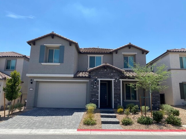 Building Photo - 5 Bed Home with Loft, Solar & 3-Car Tandem Garage | 3,122 Sq Ft