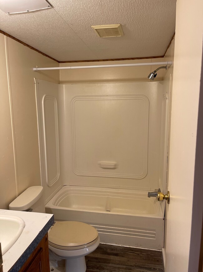 Photo - 204 E Browning St