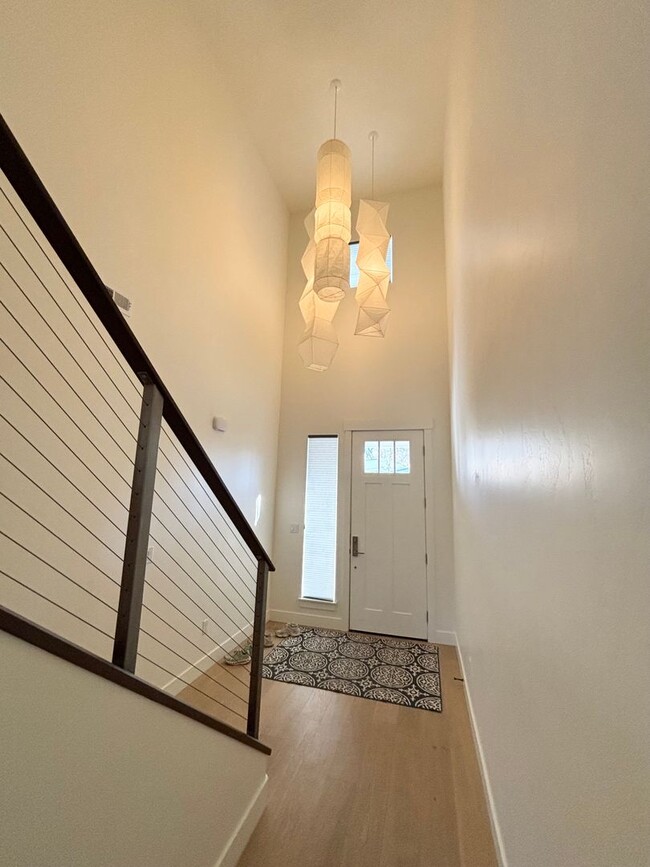 Photo - 4 bedroom/2.5 bathroom Townhome in Salt Lake City