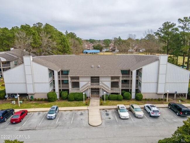 Building Photo - **Light-Filled Condo with Designer Finishes ? |