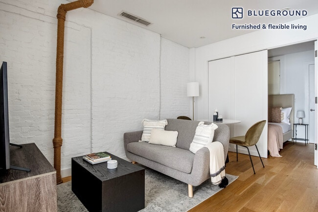 Building Photo - 7 Rivington St Rental