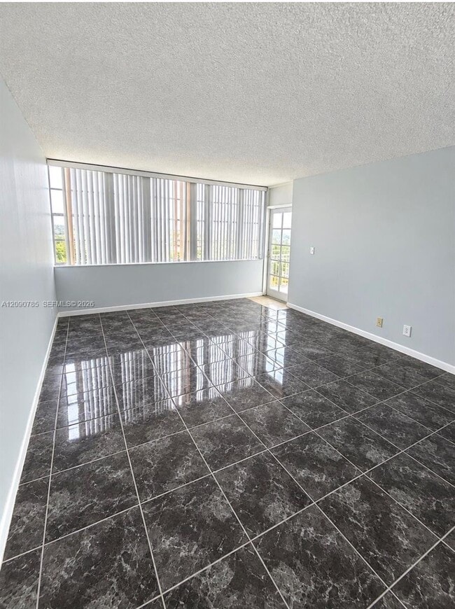 Photo - 2025 NE 164th St Unit 819
