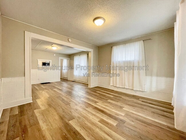 Photo - 836 W Grand Ave Unit 836