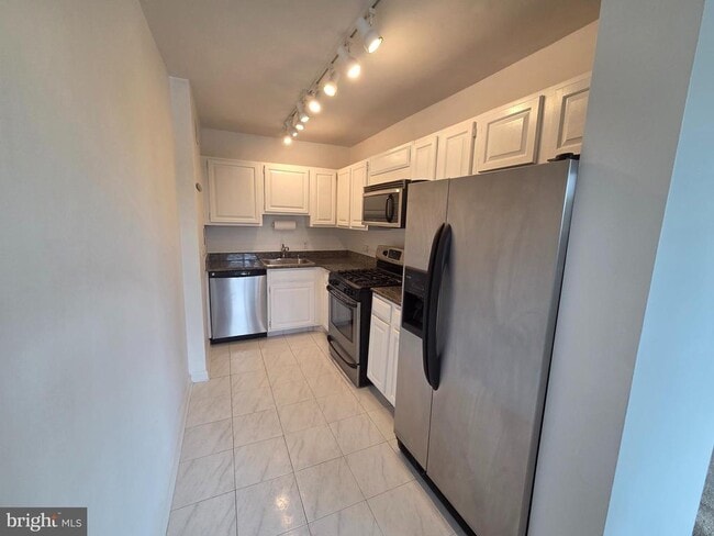 Photo - 3000 Spout Run Pkwy Unidad D308