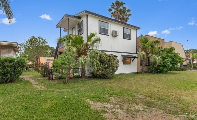 Building Photo - 16 McFadden Dr Unit 8