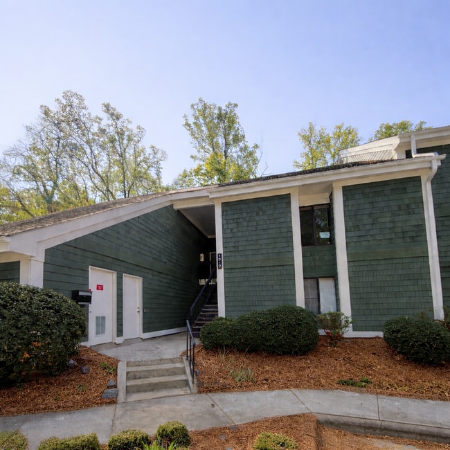 Building Photo - 1512 Benjamin Pkwy