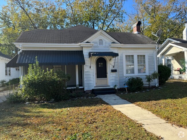 Building Photo - Remodeled 2 Bedroom House