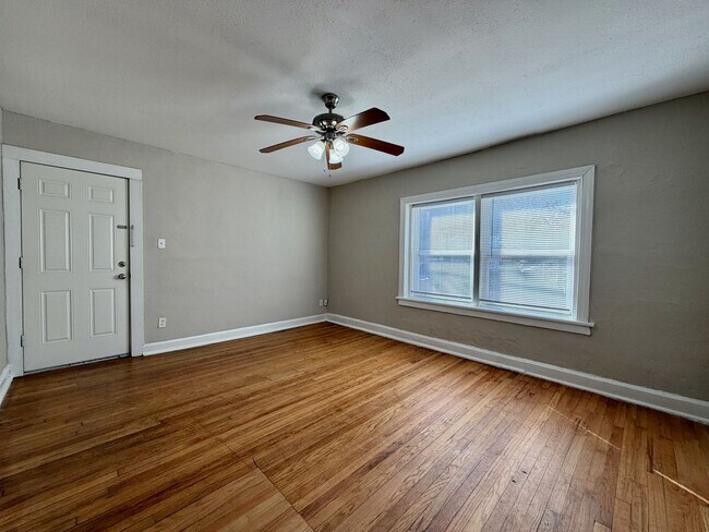 Photo - The Nelle Unidad 3734-105